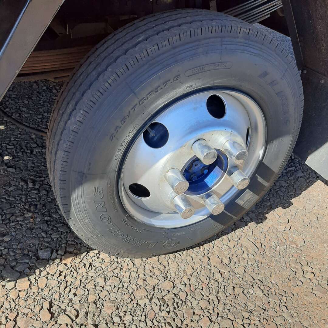 Caminhão VOLKSWAGEN VW 5140 Plataforma ANO 2009 de MegaTruck MS no Mato Grosso do Sul