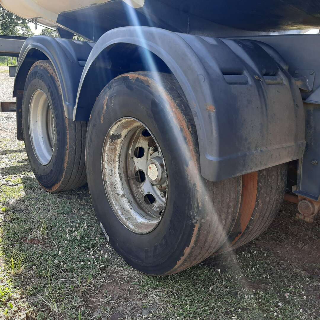 Carreta BITREM TANQUE AÇO Gotti ANO 2005 4 Eixos de MegaTruck MS no Mato Grosso do Sul