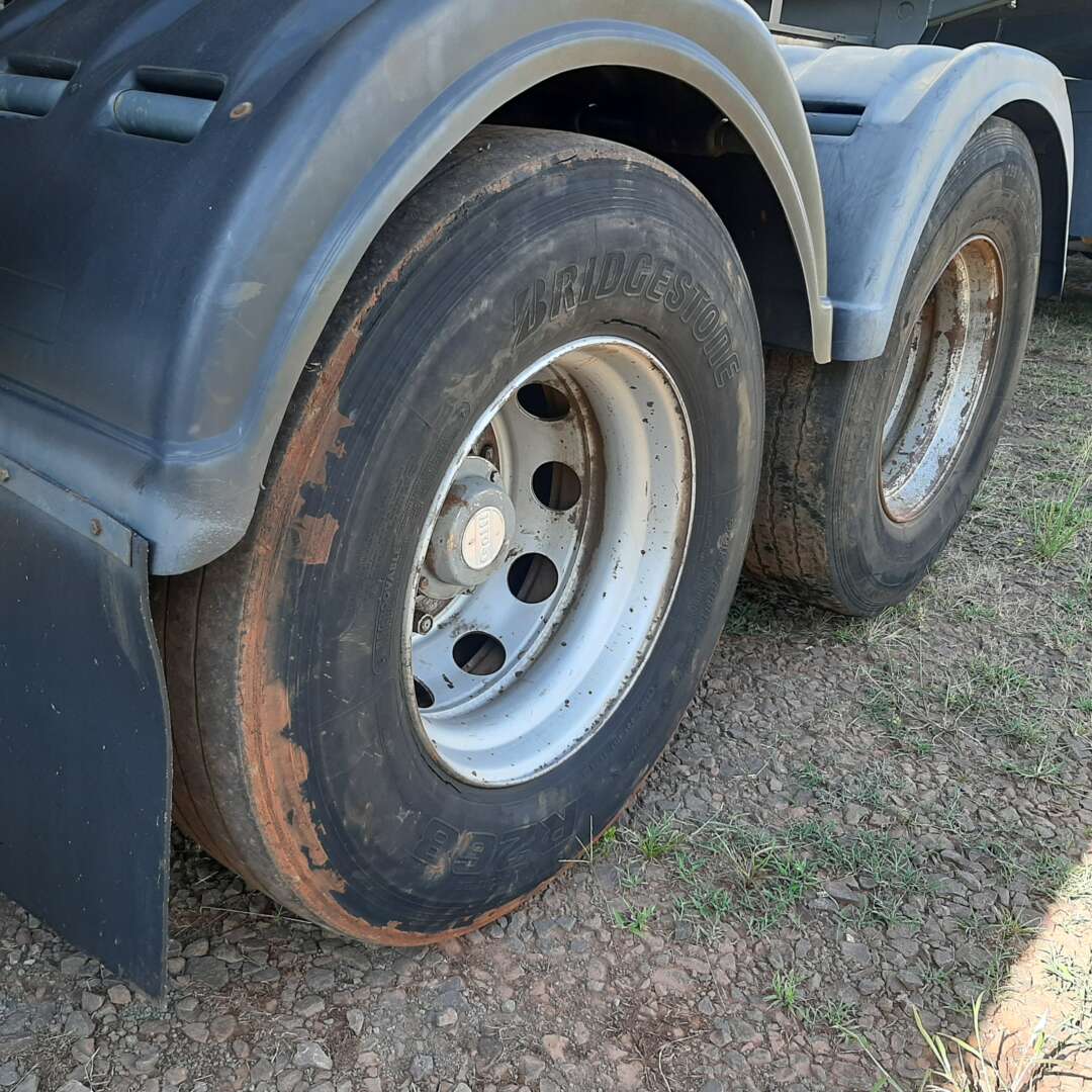 Carreta BITREM TANQUE AÇO Gotti ANO 2005 4 Eixos de MegaTruck MS no Mato Grosso do Sul