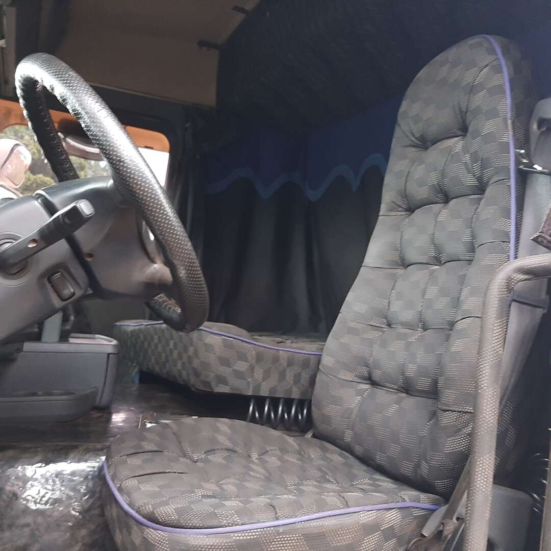 Caminhão SCANIA 420 Cavalo Mecânico ANO 2010 de MegaTruck MS no Mato Grosso do Sul