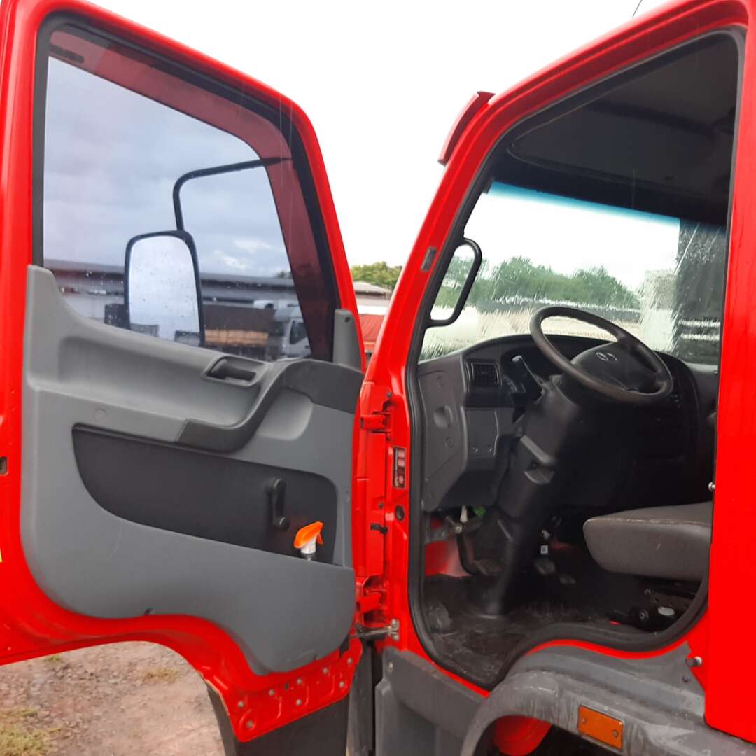 Caminhão MERCEDES BENZ MB 1016 Baú Furgão ANO 2014 de MegaTruck MS no Mato Grosso do Sul