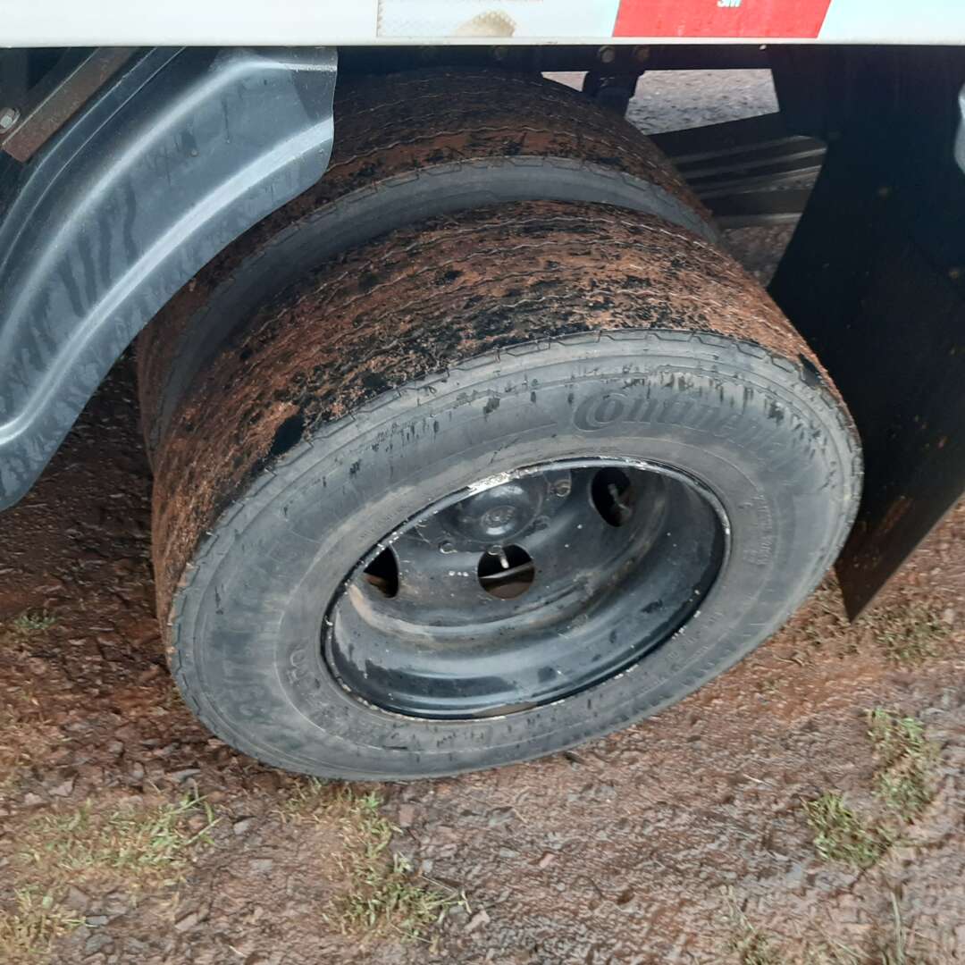 Caminhão MERCEDES BENZ MB 1016 Baú Furgão ANO 2014 de MegaTruck MS no Mato Grosso do Sul