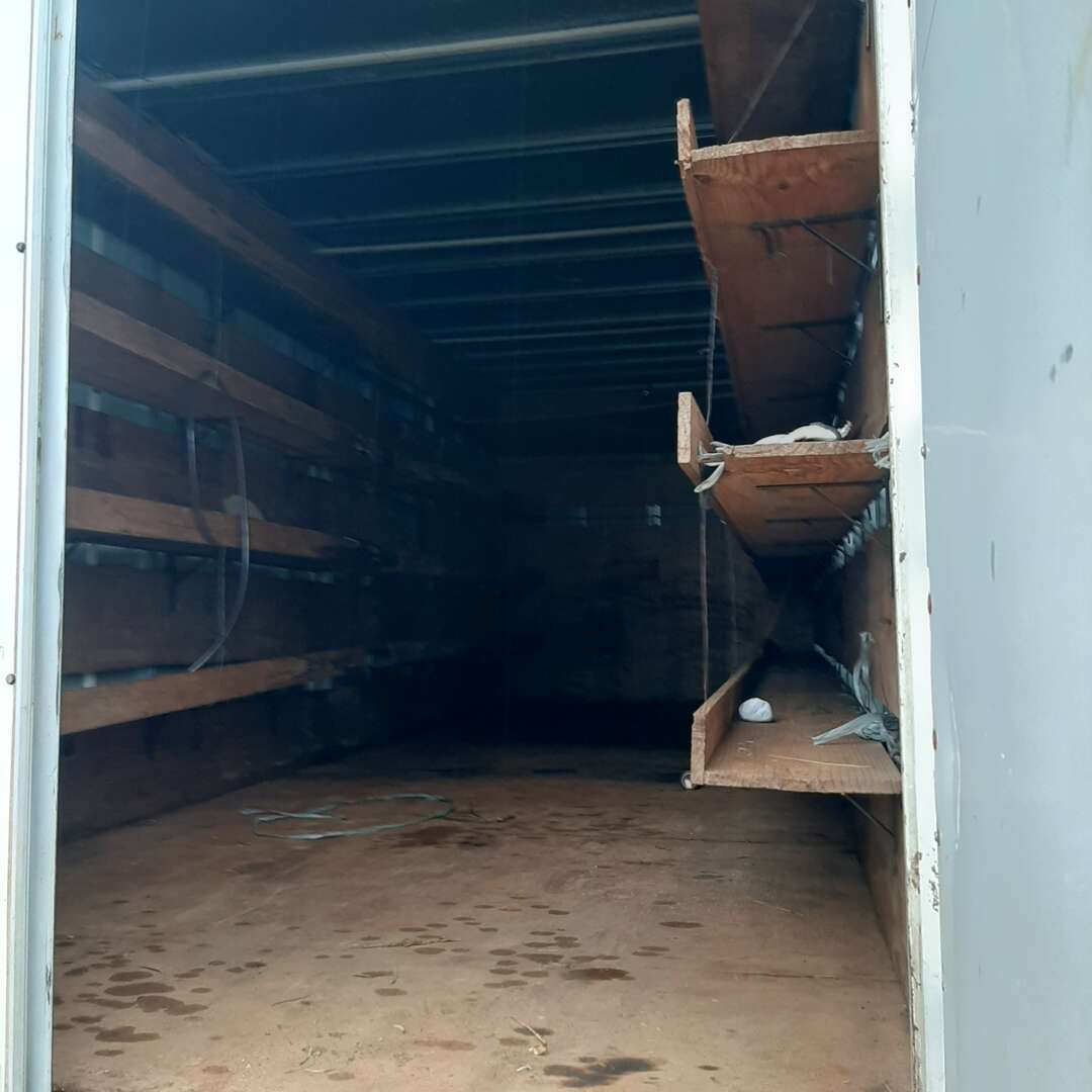 Caminhão MERCEDES BENZ MB 1016 Baú Furgão ANO 2014 de MegaTruck MS no Mato Grosso do Sul