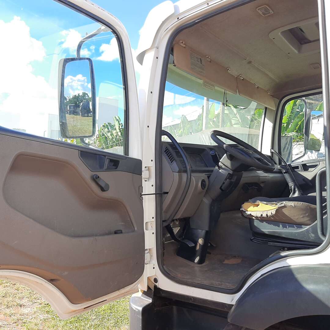 Caminhão VOLKSWAGEN VW 15190 Coletor de Lixo ANO 2012 de MegaTruck MS no Mato Grosso do Sul