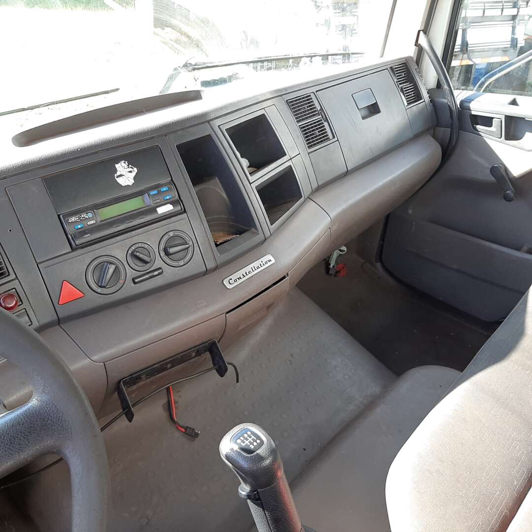 Caminhão VOLKSWAGEN VW 15190 Coletor de Lixo ANO 2012 de MegaTruck MS no Mato Grosso do Sul