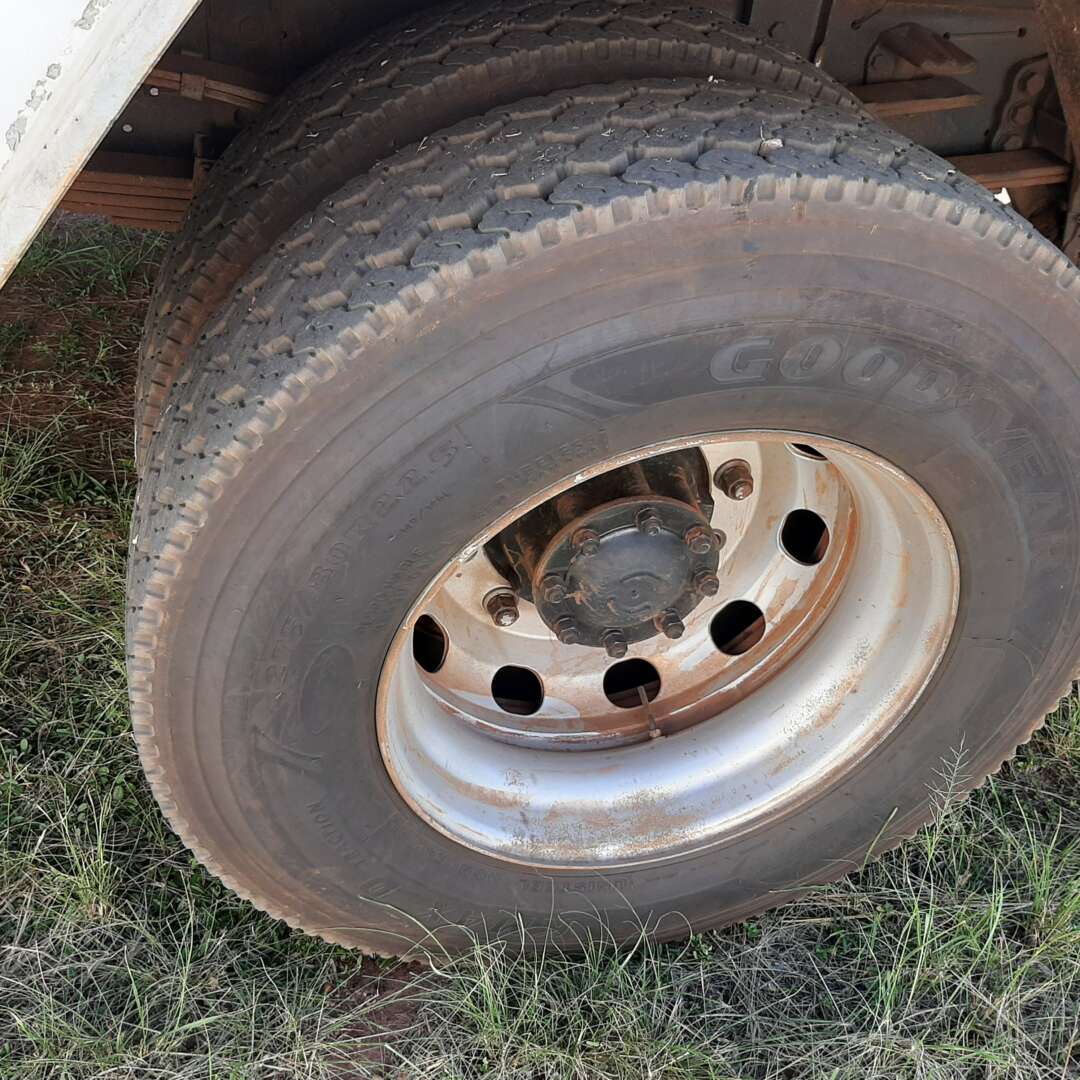 Caminhão VOLKSWAGEN VW 15190 Coletor de Lixo ANO 2012 de MegaTruck MS no Mato Grosso do Sul