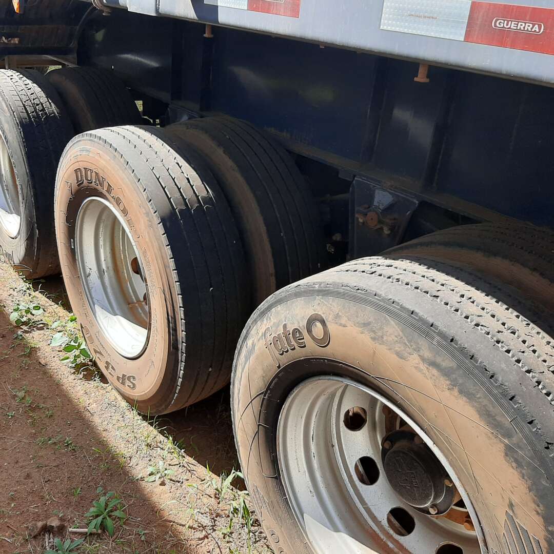 Carreta BITREM 9 EIXOS GRANELEIRO Guerra ANO 2014 6 Eixos de MegaTruck MS no Mato Grosso do Sul