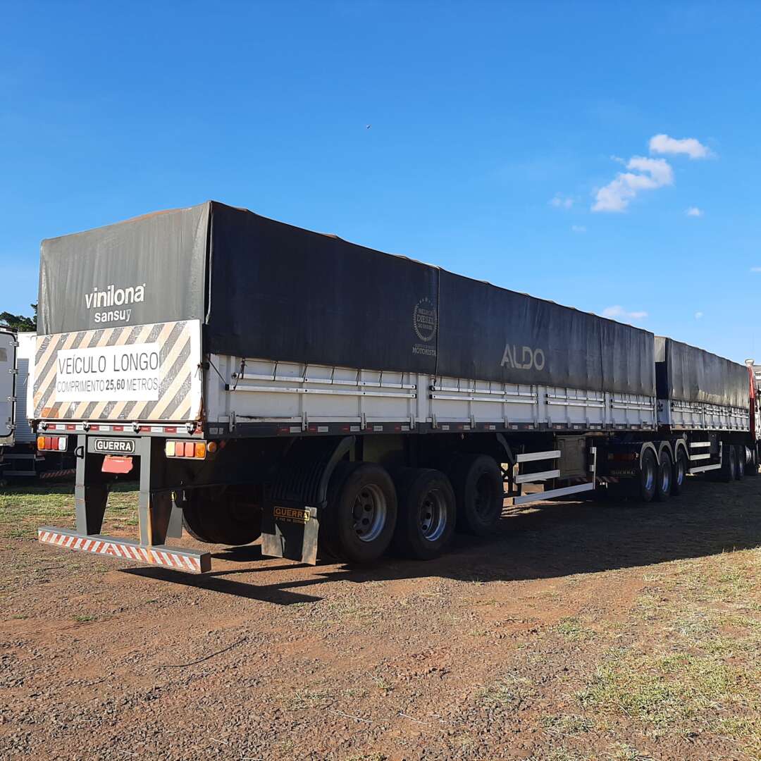 Carreta BITREM 9 EIXOS GRANELEIRO Guerra ANO 2014 6 Eixos de MegaTruck MS no Mato Grosso do Sul