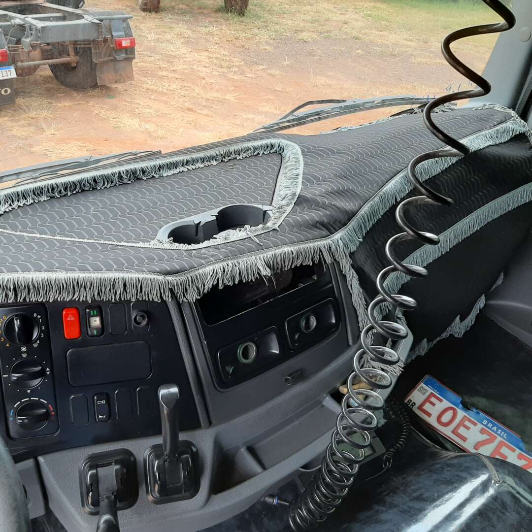 Caminhão MERCEDES BENZ MB 1933 Cavalo Mecânico ANO 2010 de MegaTruck MS no Mato Grosso do Sul