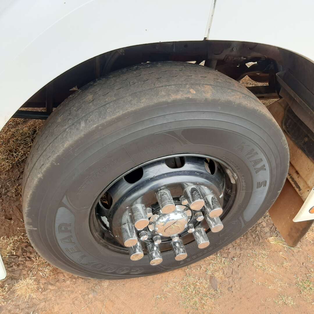 Caminhão MERCEDES BENZ MB 1933 Cavalo Mecânico ANO 2010 de MegaTruck MS no Mato Grosso do Sul