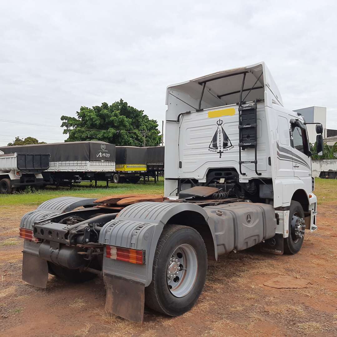Caminhão MERCEDES BENZ MB 1933 Cavalo Mecânico ANO 2010 de MegaTruck MS no Mato Grosso do Sul