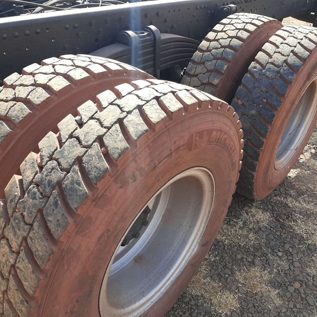 Caminhão MERCEDES BENZ MB 2831 Chassis ANO 2007 de MegaTruck MS no Mato Grosso do Sul
