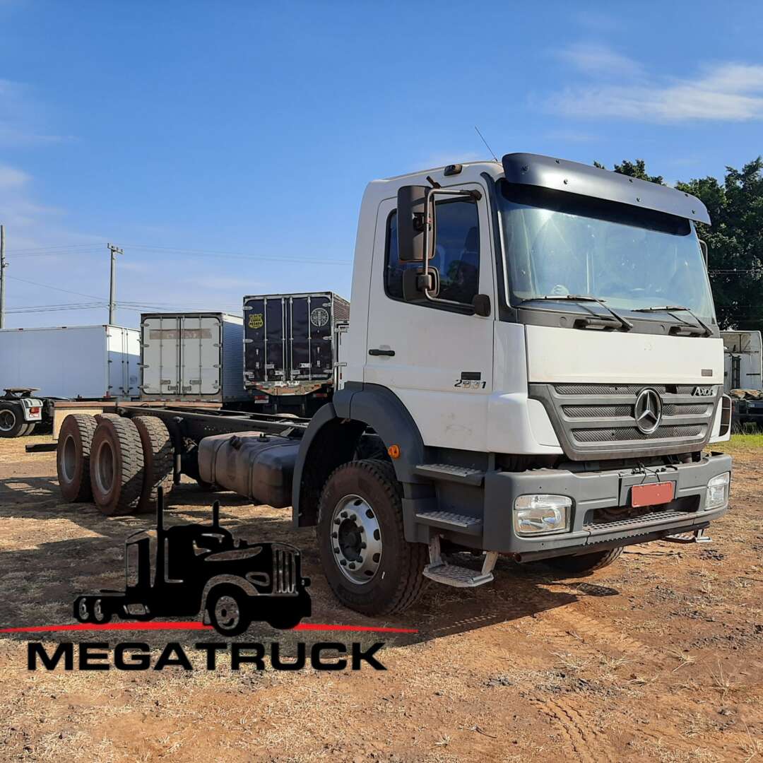 Caminhão MERCEDES BENZ MB 2831 Chassis ANO 2007 de MegaTruck MS no Mato Grosso do Sul