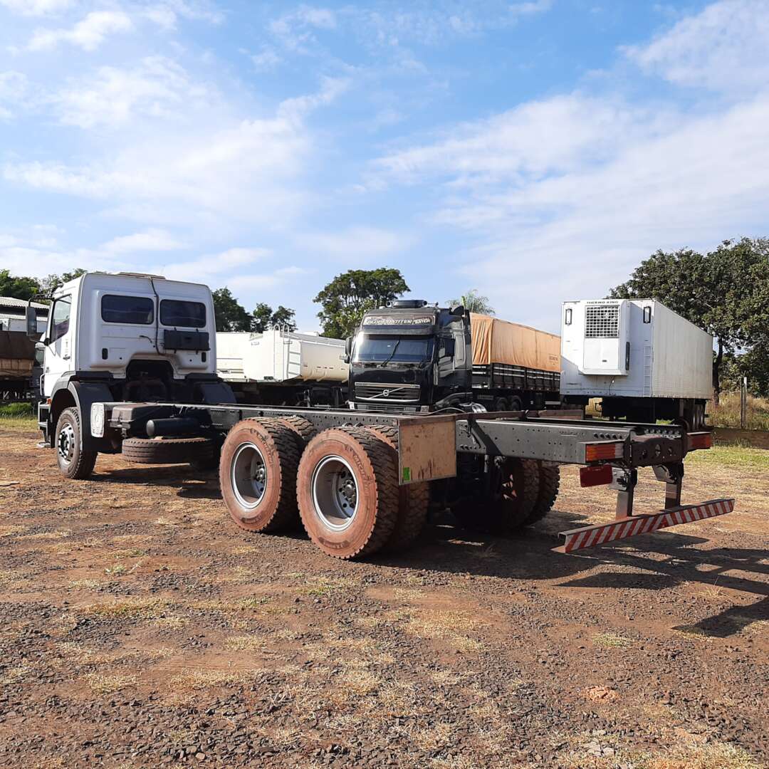 Caminhão MERCEDES BENZ MB 2831 Chassis ANO 2007 de MegaTruck MS no Mato Grosso do Sul