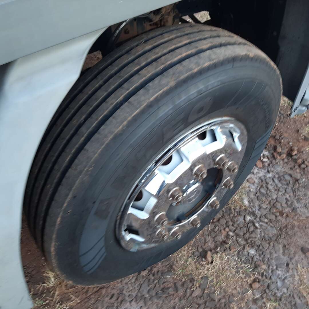 Caminhão MERCEDES BENZ MB 2426 Baú Furgão ANO 2015 de MegaTruck MS no Mato Grosso do Sul