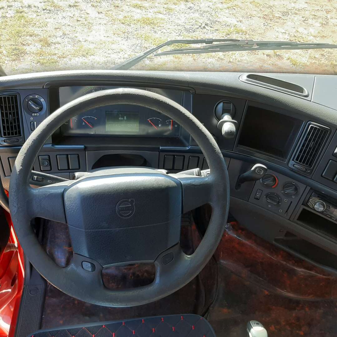 Caminhão VOLVO FH 440 Cavalo Mecânico ANO 2011 de MegaTruck MS no Mato Grosso do Sul