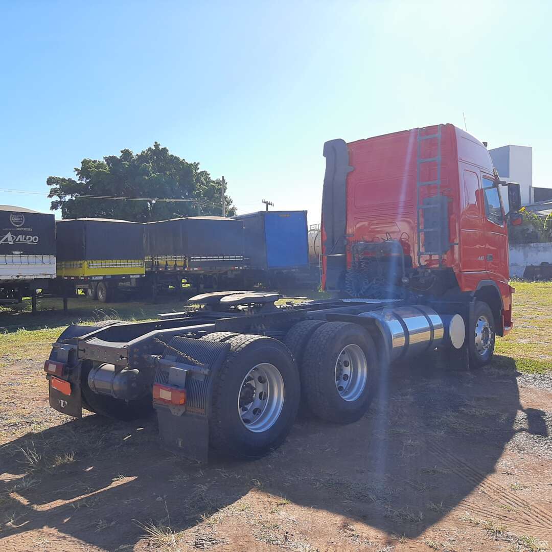 Caminhão VOLVO FH 440 Cavalo Mecânico ANO 2011 de MegaTruck MS no Mato Grosso do Sul