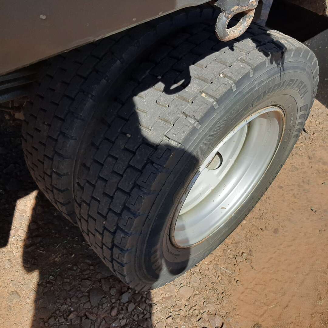 Caminhão MERCEDES BENZ MB 915 Boiadeiro ANO 2006 de MegaTruck MS no Mato Grosso do Sul