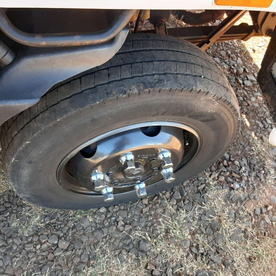 Caminhão MERCEDES BENZ MB 915 Boiadeiro ANO 2006 de MegaTruck MS no Mato Grosso do Sul