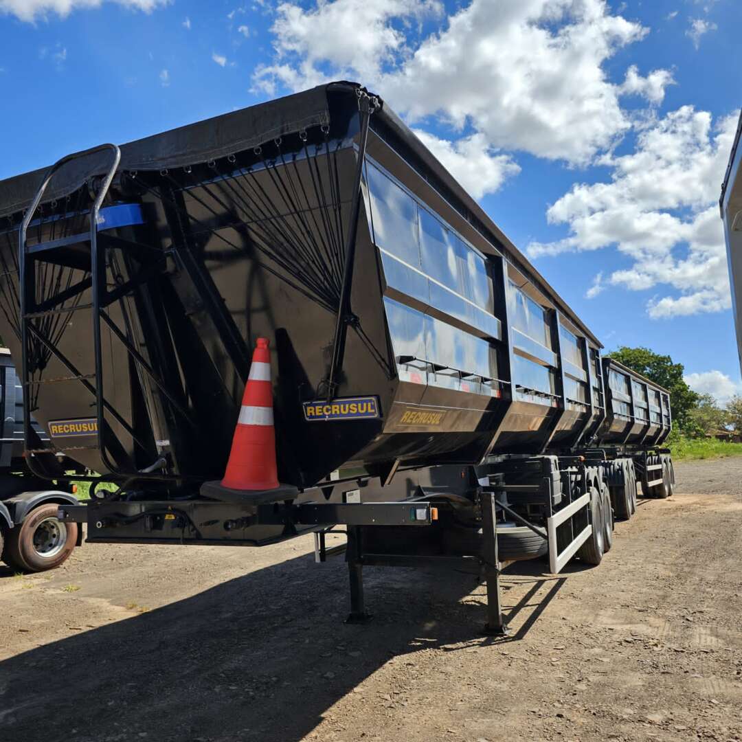 Carreta BITREM 9 EIXOS CACAMBA Recrusul ANO 2022 6 Eixos de MegaTruck MS no Mato Grosso do Sul