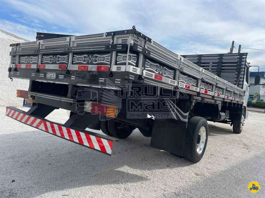 Caminhão MERCEDES BENZ MB 914 Carroceria ANO 2002 de Truck Mais Caminhões no Paraná