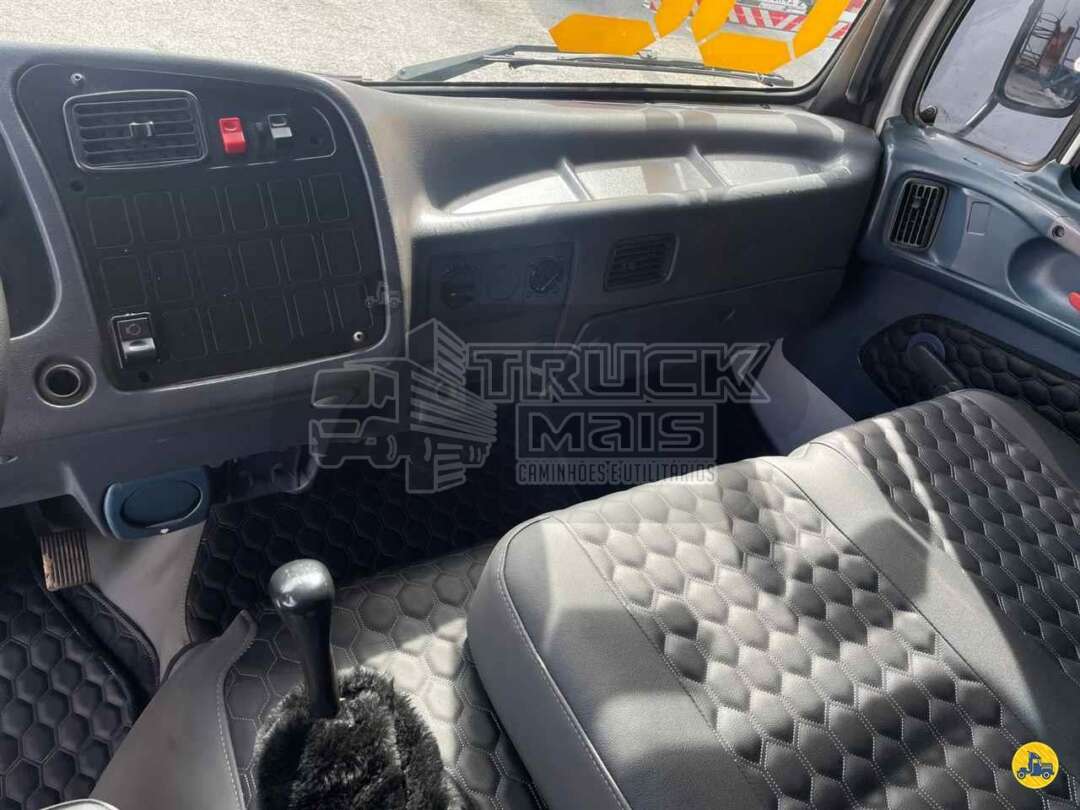 Caminhão MERCEDES BENZ MB 914 Carroceria ANO 2002 de Truck Mais Caminhões no Paraná