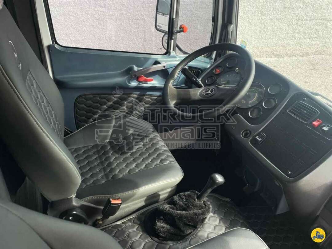 Caminhão MERCEDES BENZ MB 914 Carroceria ANO 2002 de Truck Mais Caminhões no Paraná