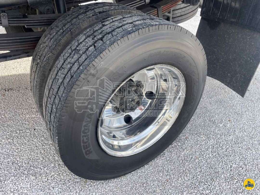 Caminhão MERCEDES BENZ MB 914 Carroceria ANO 2002 de Truck Mais Caminhões no Paraná