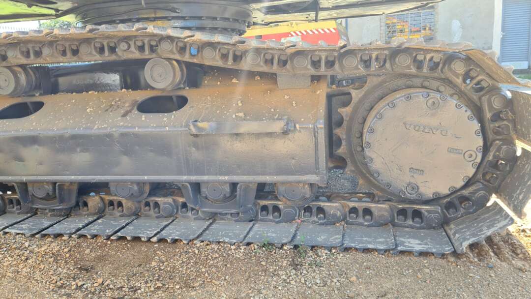 Escavadeira VOLVO EC140 – 2004 de Br Tratores no Paraná