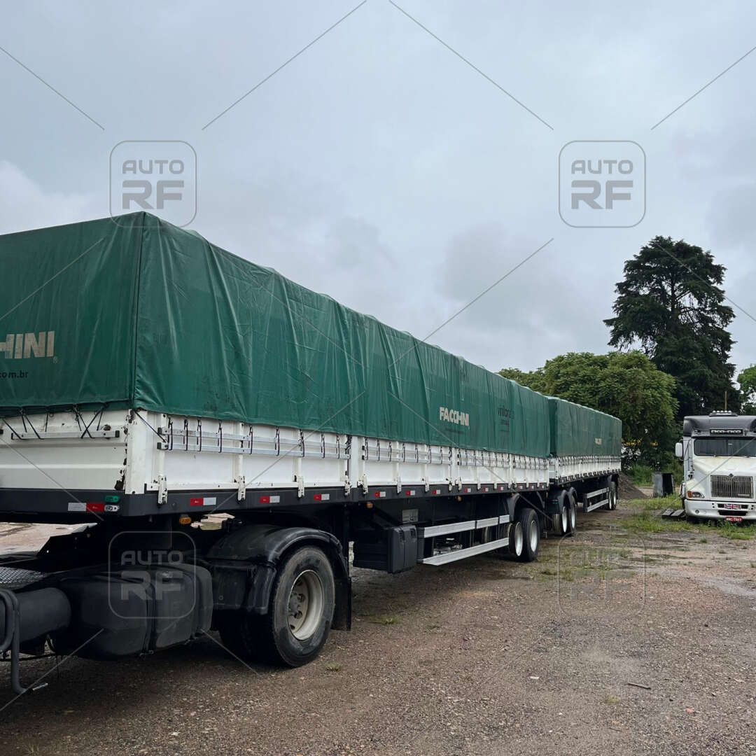 Carreta BITREM GRANELEIRO Facchini ANO 2019 10 Eixos de Auto RF Curitiba PR no Paraná