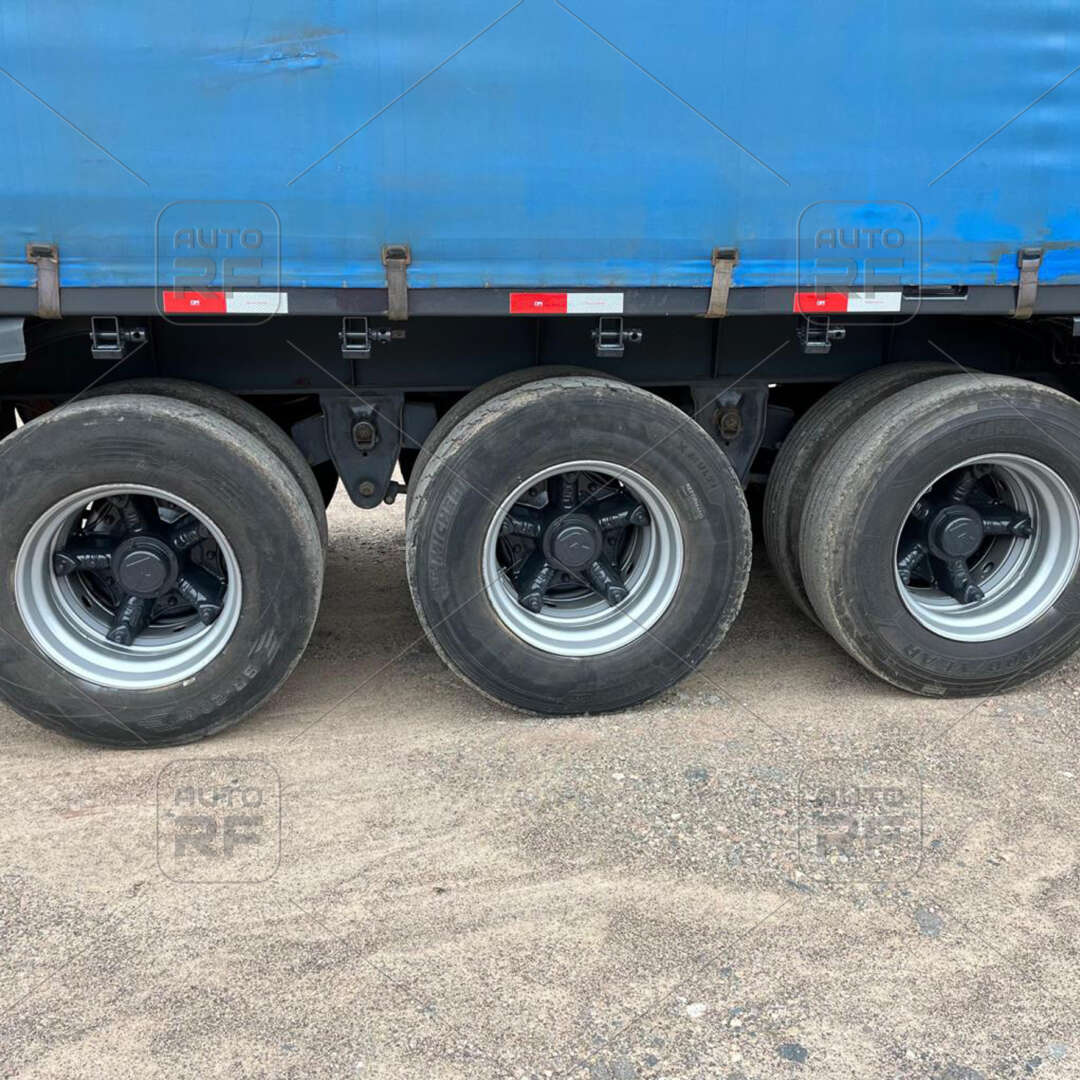 Carreta SEMI-REBOQUE BAU SIDER Randon ANO 2007 3 Eixos de Auto RF Curitiba PR no Paraná