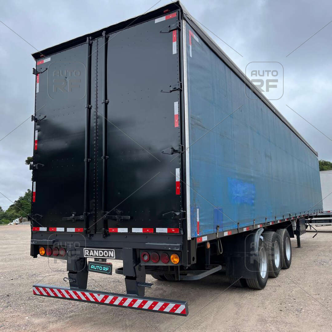 Carreta SEMI-REBOQUE BAU SIDER Randon ANO 2007 3 Eixos de Auto RF Curitiba PR no Paraná