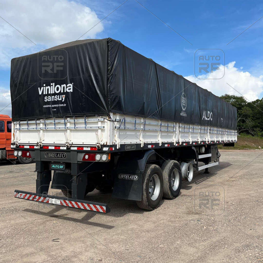 Carreta SEMI-REBOQUE GRANELEIRO Librelato ANO 2014 1 Eixo de Auto RF Curitiba PR no Paraná