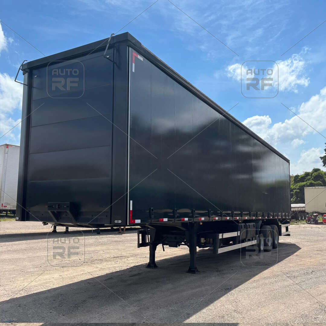 Carreta LS Sider 3 Eixos Reta Facchini 2010 30 Paletes de Auto RF Curitiba PR no Paraná