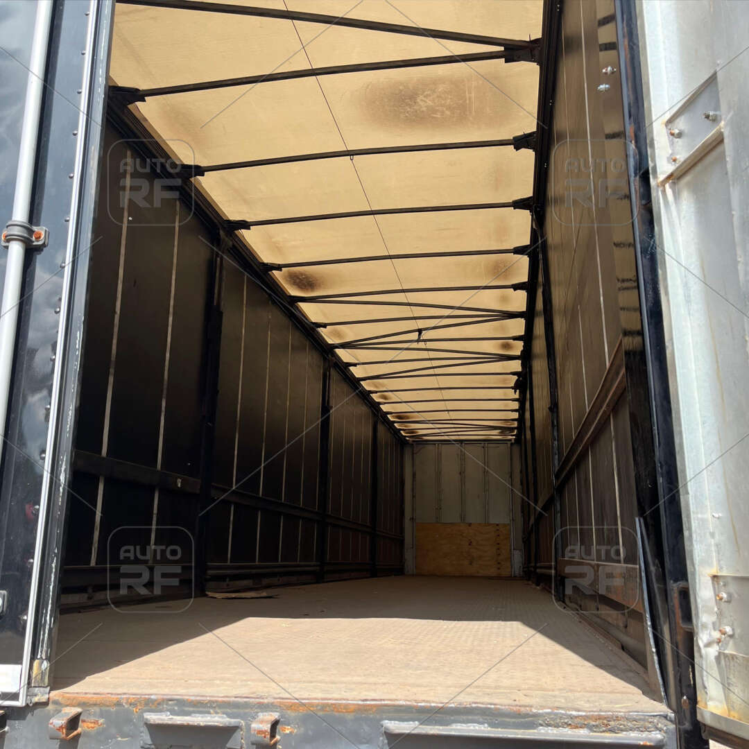 Carreta LS Sider 3 Eixos Reta Facchini 2010 30 Paletes de Auto RF Curitiba PR no Paraná