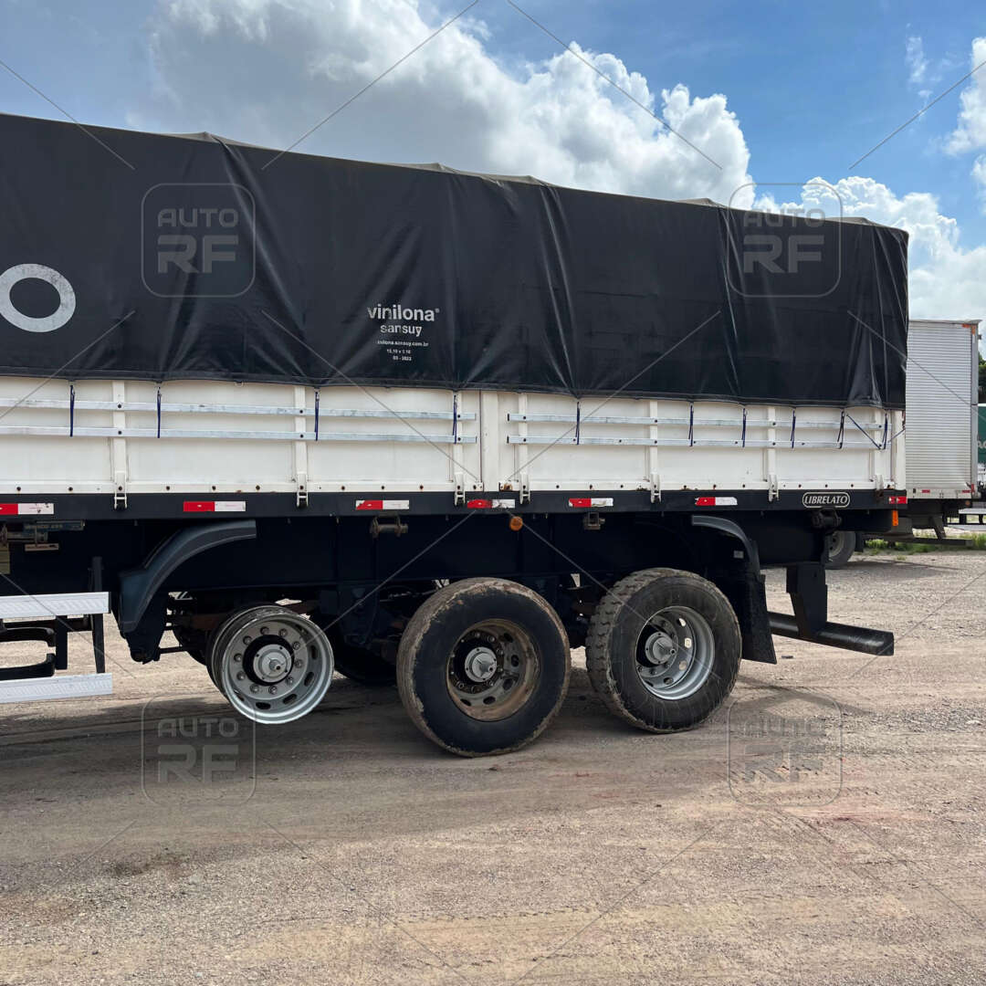 Carreta SEMI-REBOQUE GRANELEIRO Librelato ANO 2014 1 Eixo de Auto RF Curitiba PR no Paraná