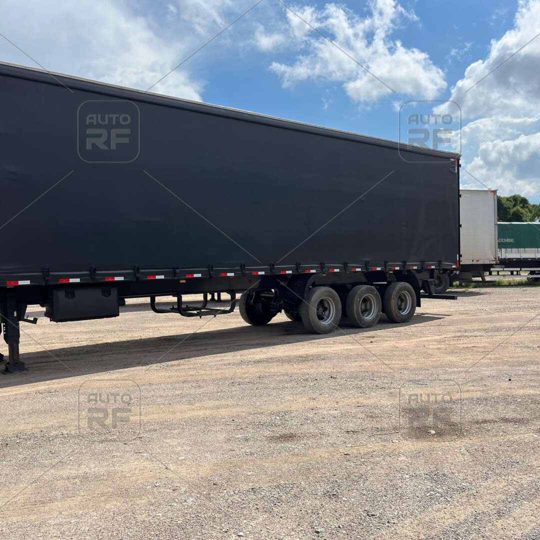 Carreta LS Sider 3 Eixos Reta Facchini 2010 30 Paletes de Auto RF Curitiba PR no Paraná