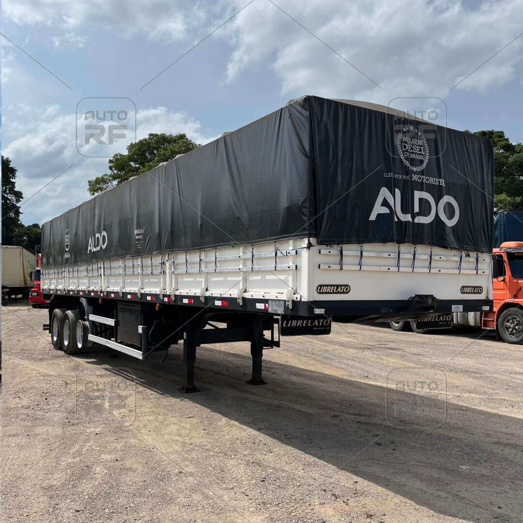 Carreta SEMI-REBOQUE GRANELEIRO Librelato ANO 2014 1 Eixo de Auto RF Curitiba PR no Paraná