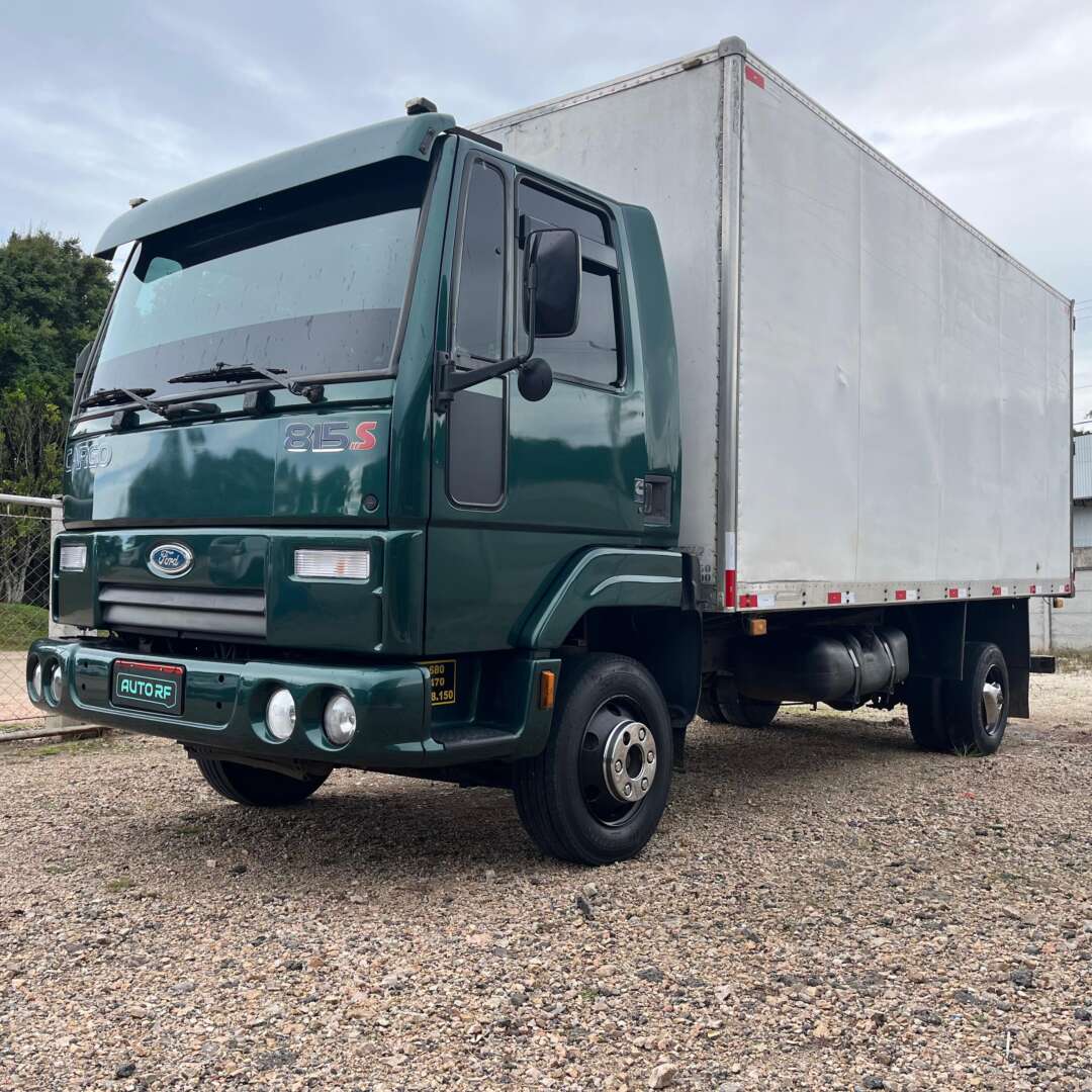 Caminhão FORD CARGO 815 Baú Furgão ANO 2005 de Auto RF Curitiba PR no Paraná