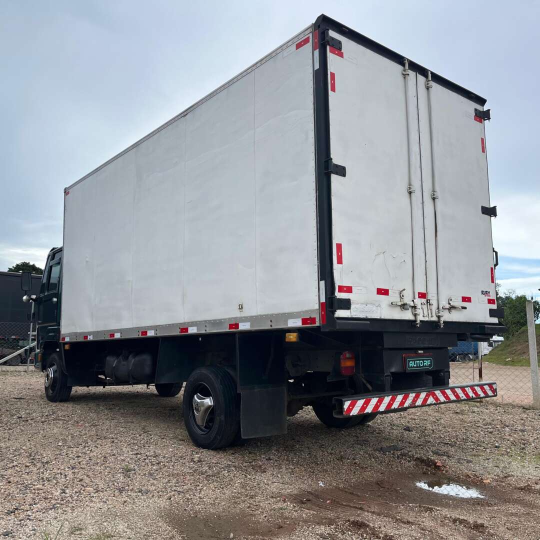 Caminhão FORD CARGO 815 Baú Furgão ANO 2005 de Auto RF Curitiba PR no Paraná
