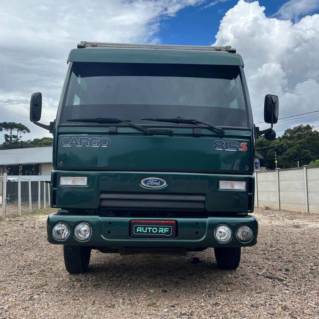 Caminhão FORD CARGO 815 Baú Furgão ANO 2005 de Auto RF Curitiba PR no Paraná