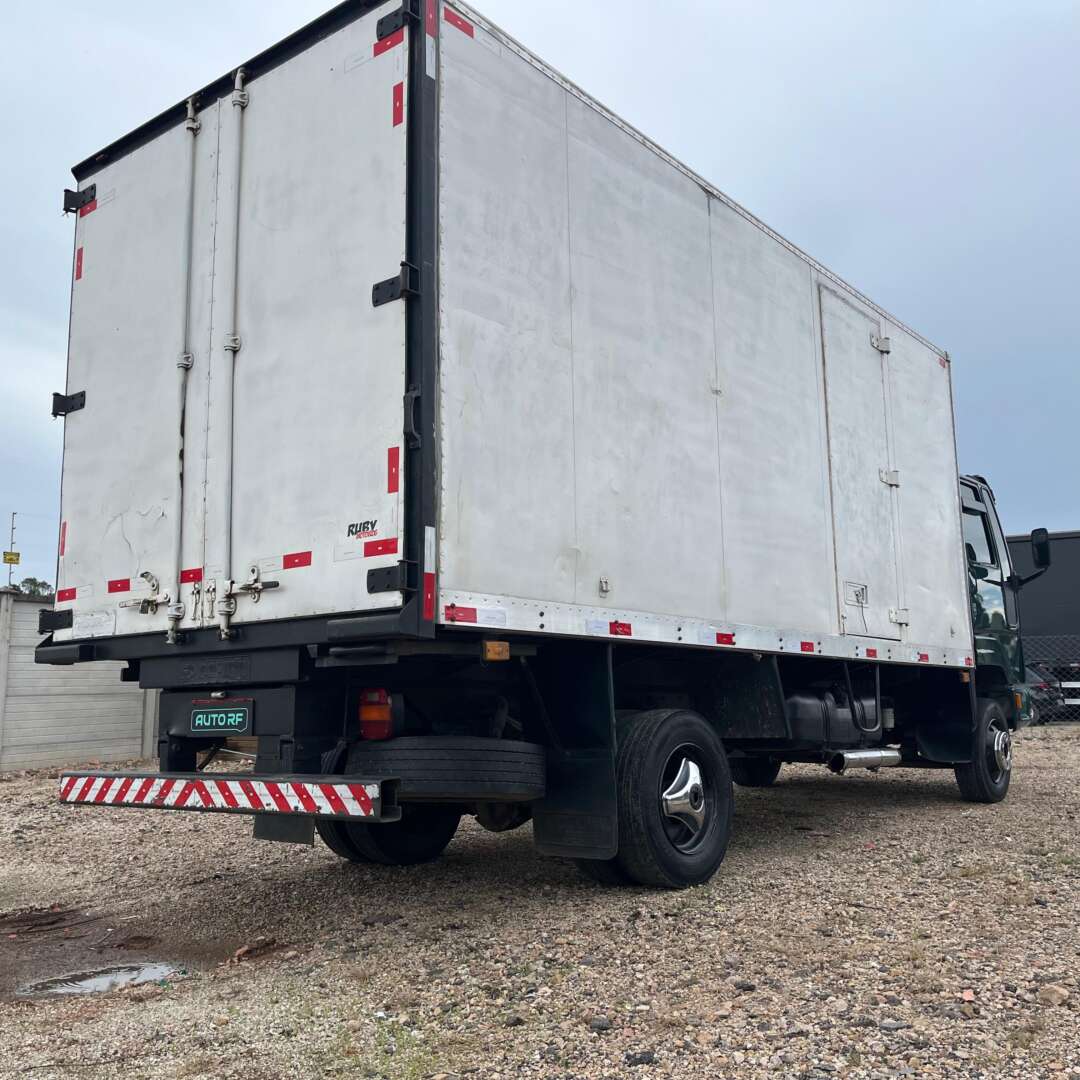 Caminhão FORD CARGO 815 Baú Furgão ANO 2005 de Auto RF Curitiba PR no Paraná