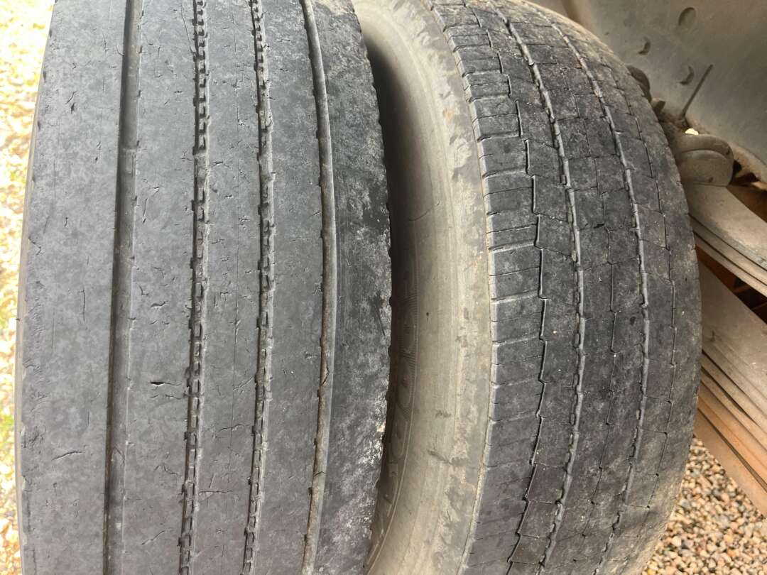 Caminhão FORD CARGO 815 Baú Furgão ANO 2005 de Auto RF Curitiba PR no Paraná