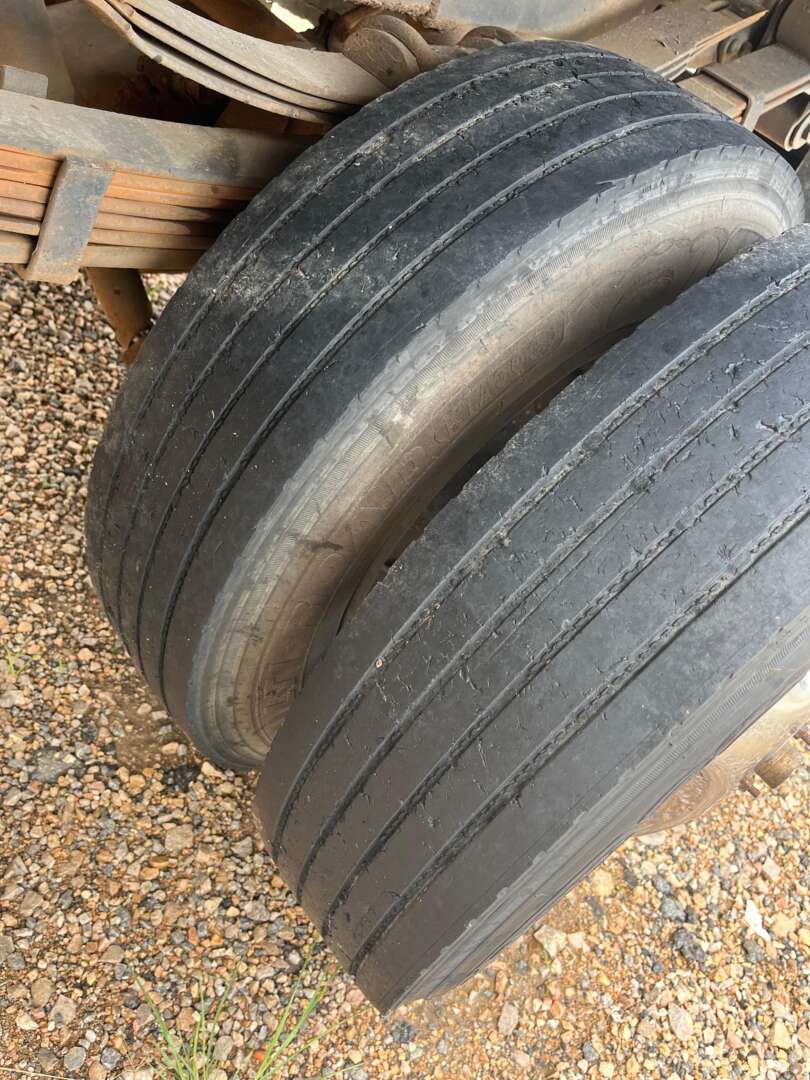 Caminhão FORD CARGO 815 Baú Furgão ANO 2005 de Auto RF Curitiba PR no Paraná