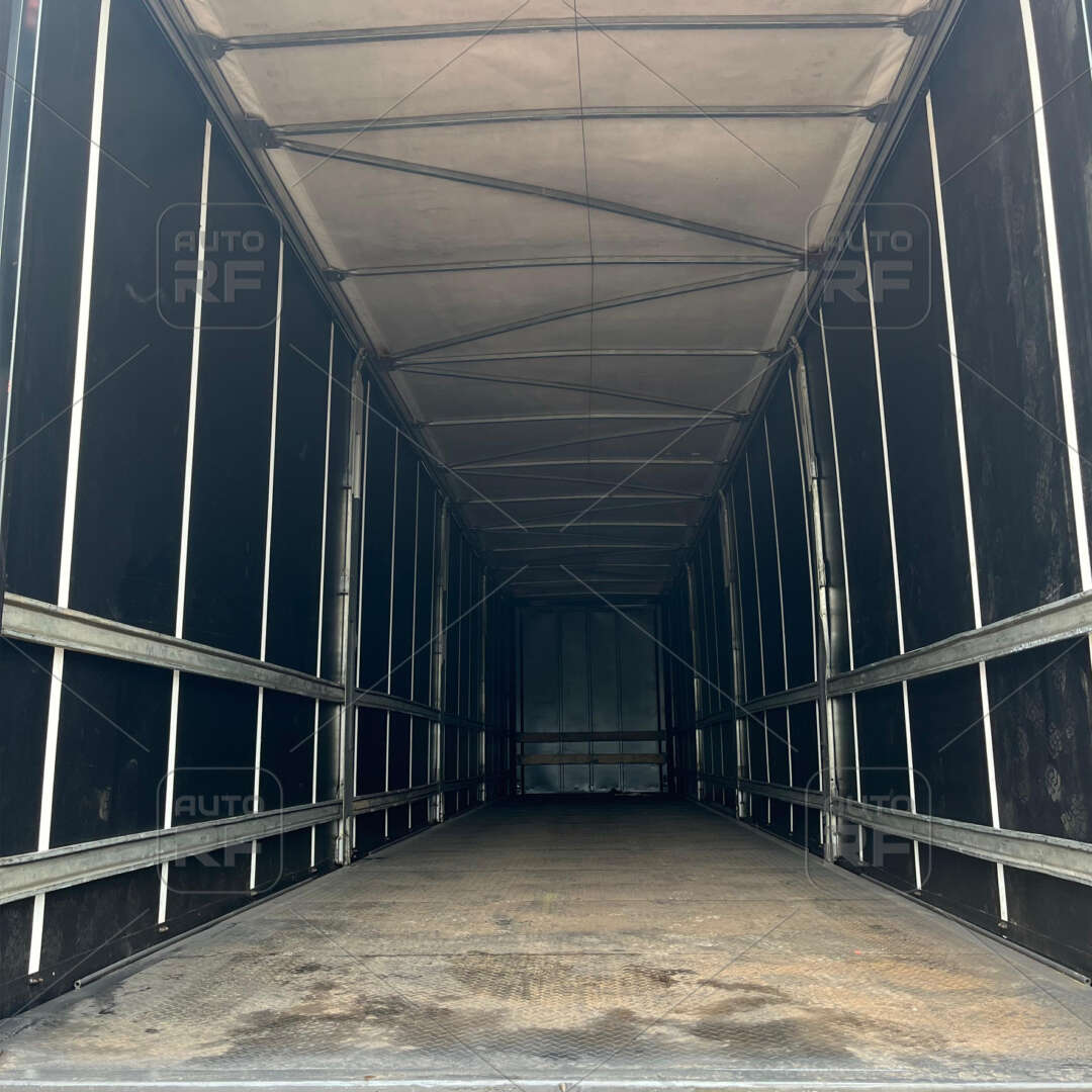 Carreta SEMI-REBOQUE BAU SIDER Randon ANO 2014 3 Eixos de Auto RF Curitiba PR no Paraná