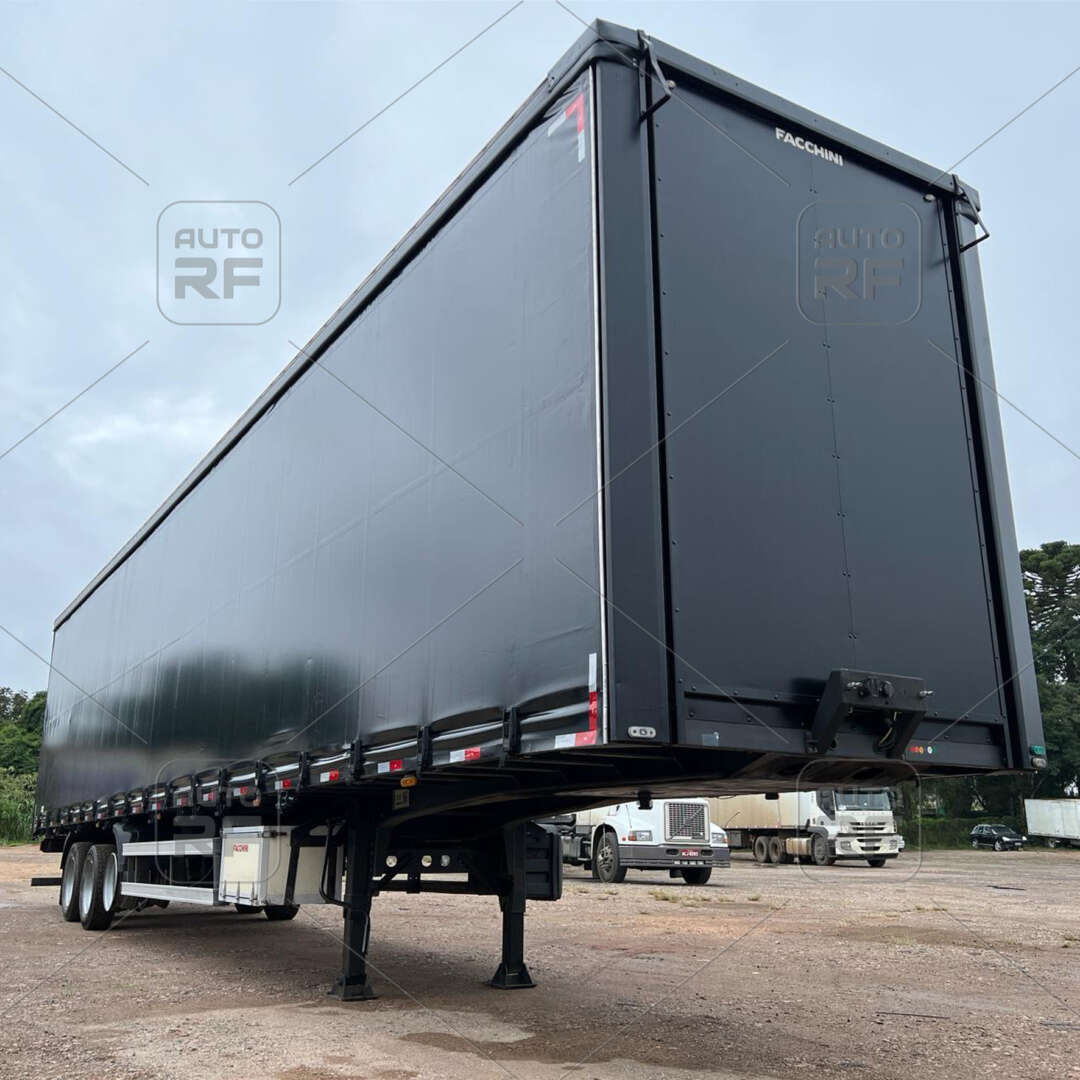 Carreta SEMI-REBOQUE BAU SIDER Facchini ANO 2018 3 Eixos de Auto RF Curitiba PR no Paraná