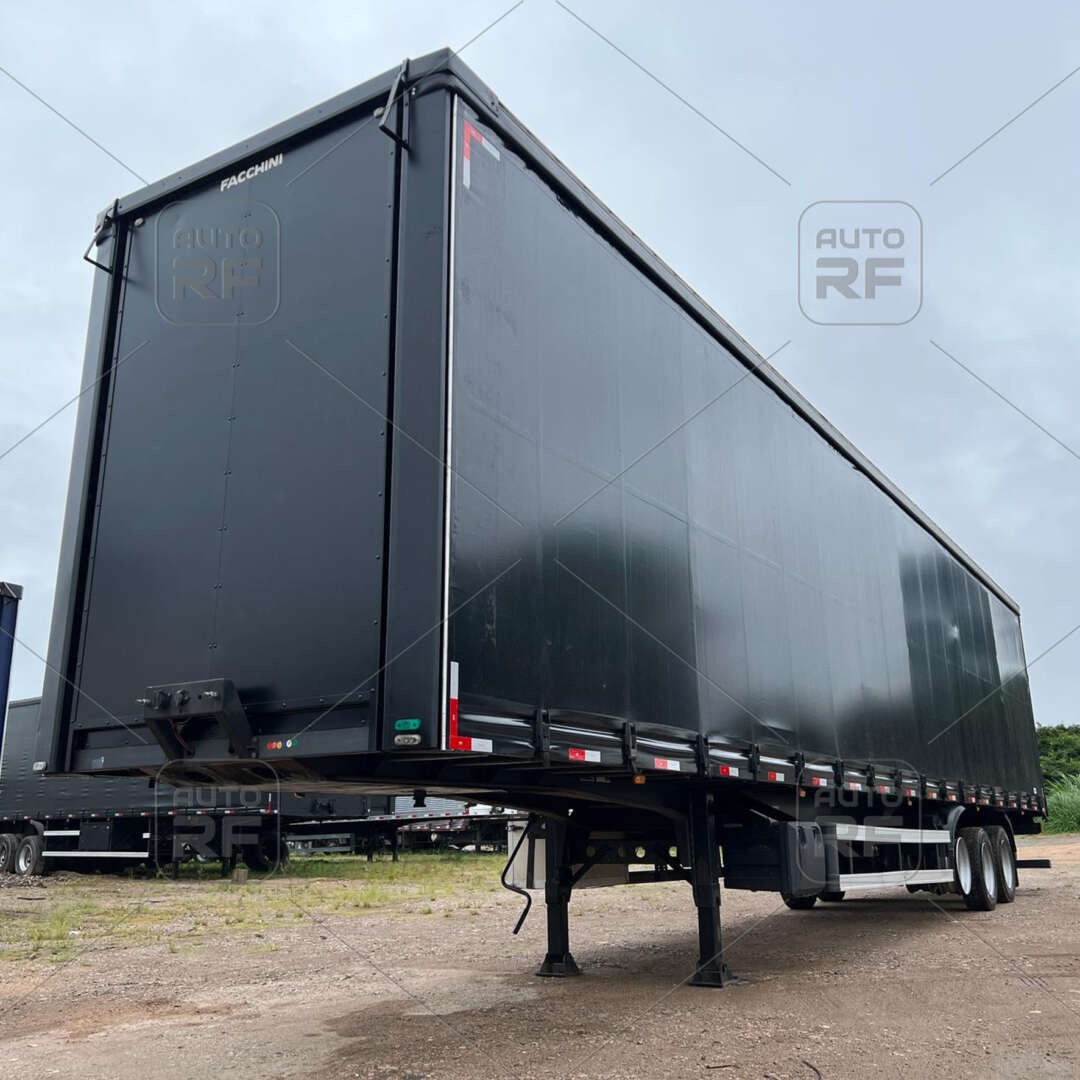 Carreta SEMI-REBOQUE BAU SIDER Facchini ANO 2018 3 Eixos de Auto RF Curitiba PR no Paraná