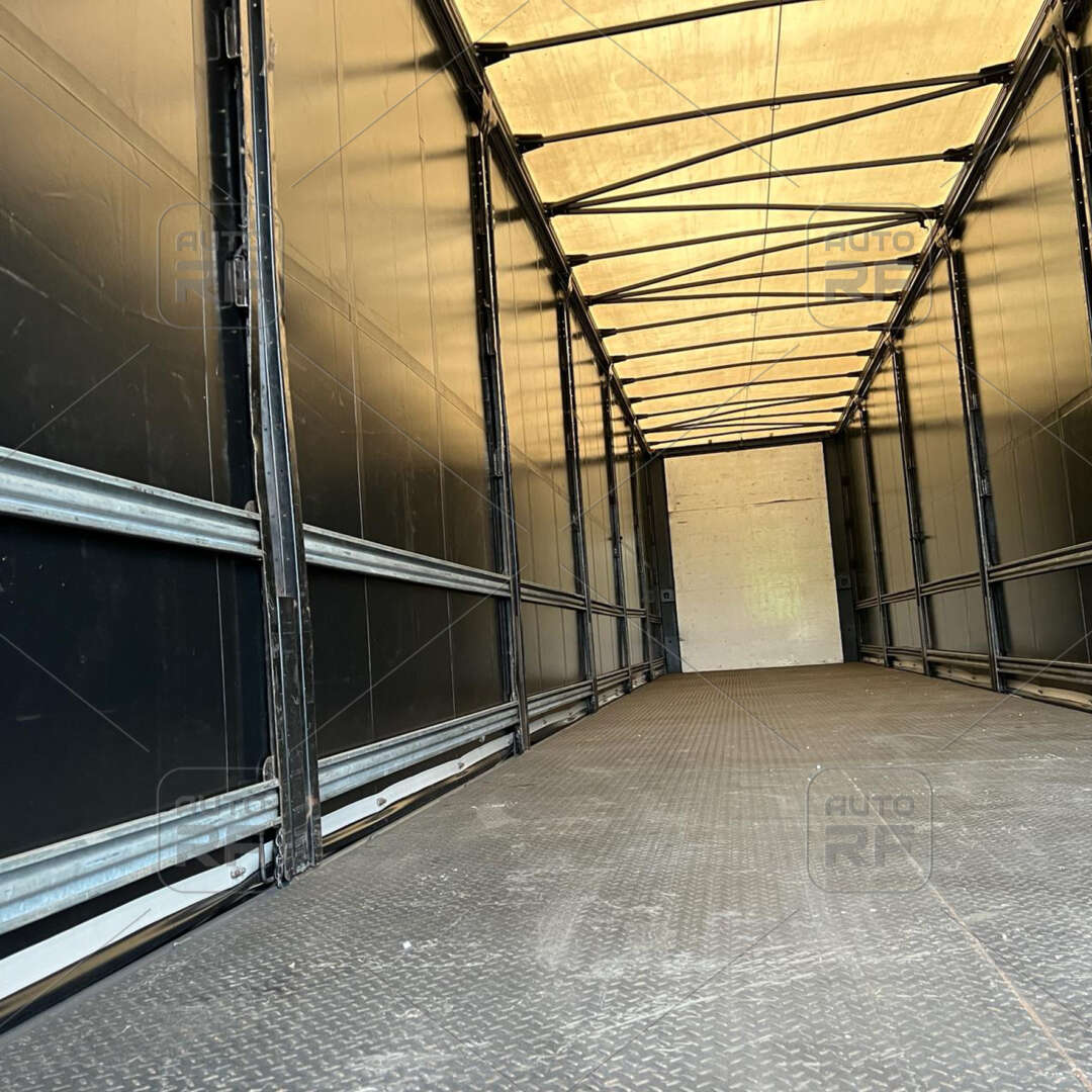 Carreta SEMI-REBOQUE BAU SIDER Facchini ANO 2018 3 Eixos de Auto RF Curitiba PR no Paraná