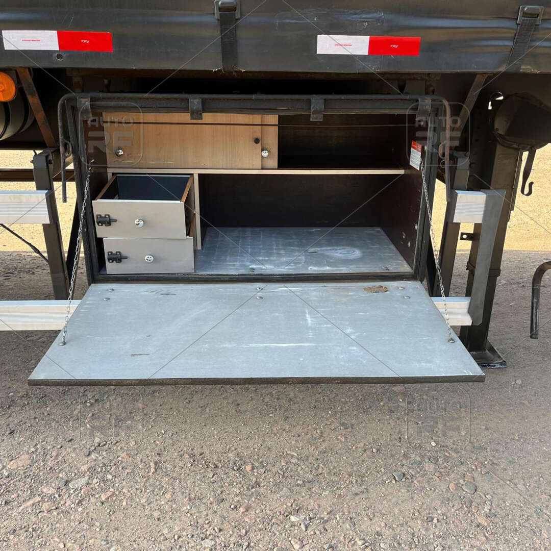 Carreta SEMI-REBOQUE BAU SIDER Librelato ANO 2017 3 Eixos de Auto RF Curitiba PR no Paraná