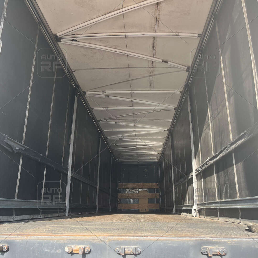 Carreta SEMI-REBOQUE BAU SIDER Librelato ANO 2017 3 Eixos de Auto RF Curitiba PR no Paraná